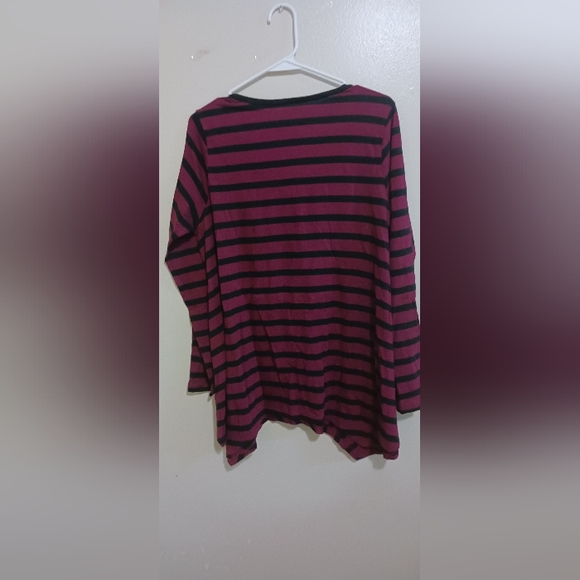 WOMAN within black /magenta. Long sleeve shirt medium (14/16) A-14 - Picture 6 of 7